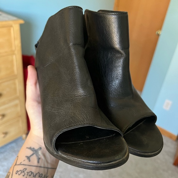 Steve Madden open toe heels - Picture 4 of 9